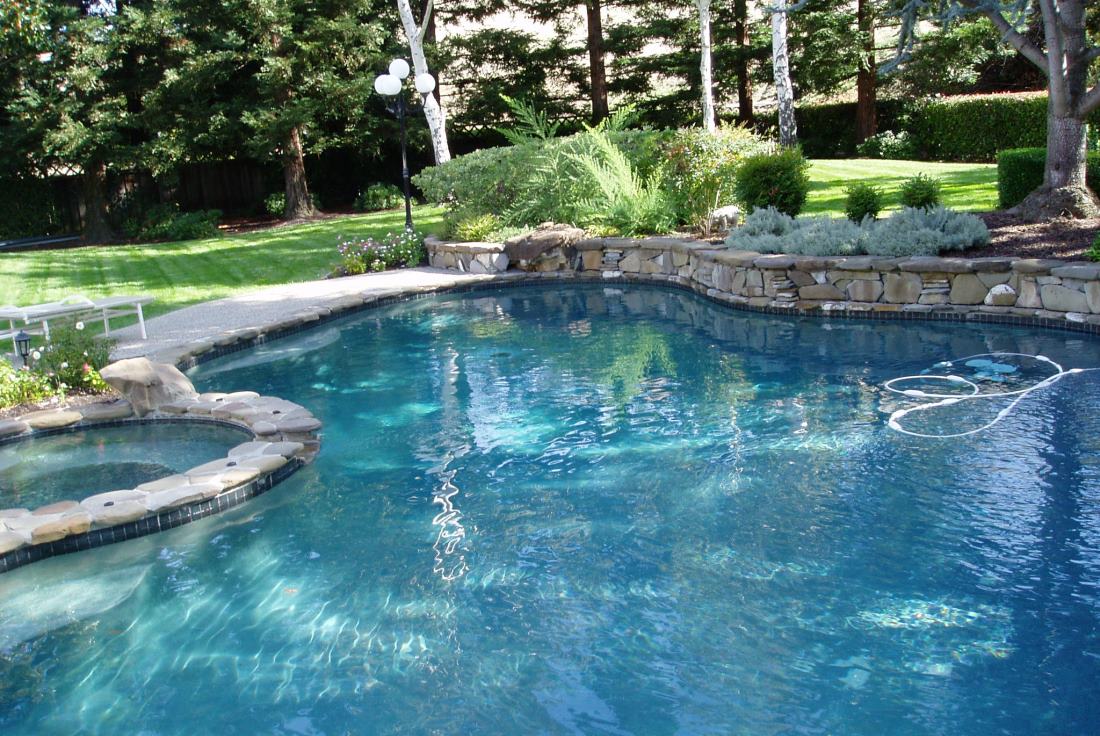 Pool cleaning service and maintenance service San Ramon Danville